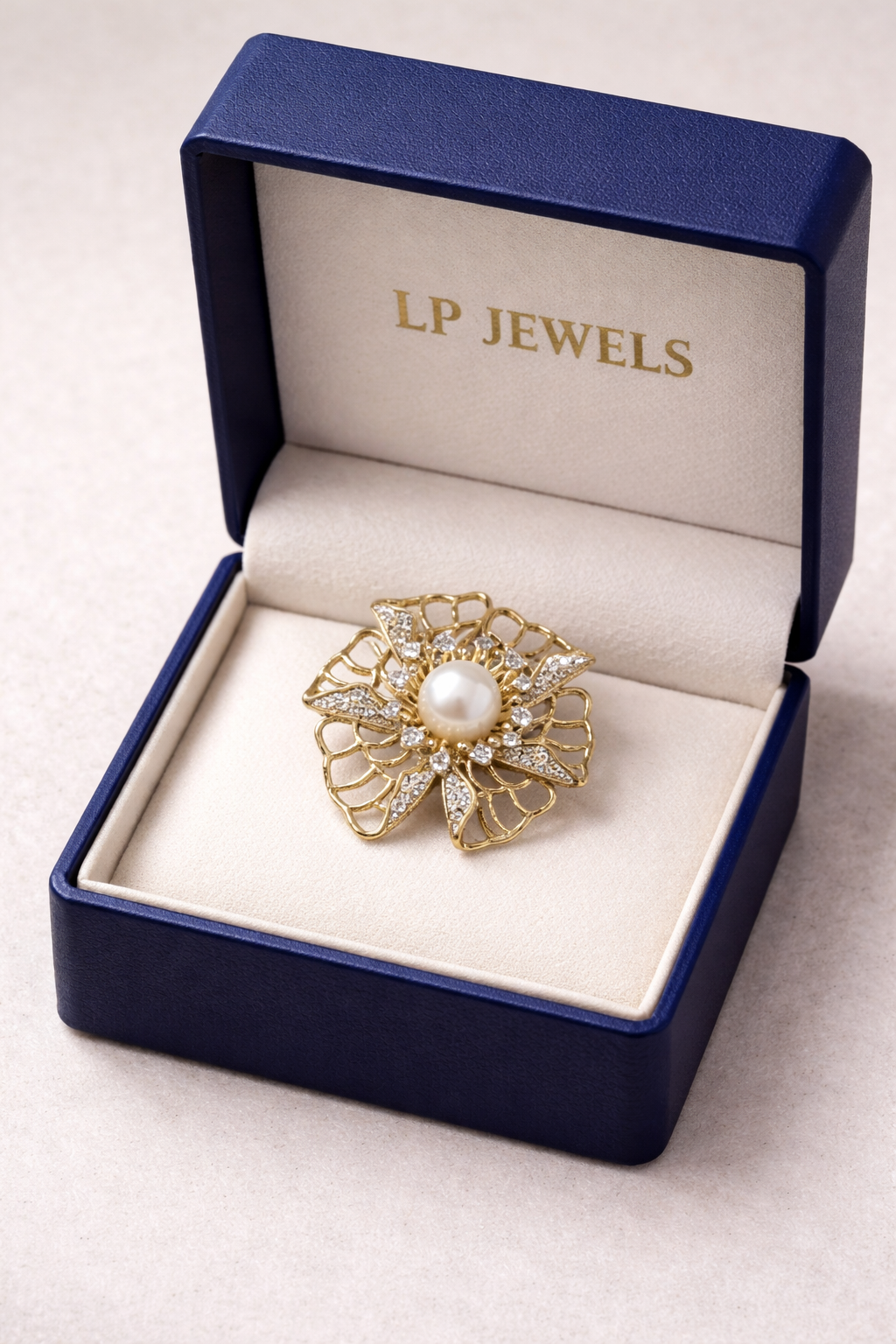 ELEGANT FRESHWATER PEARL BROOCHE/ PENDANT