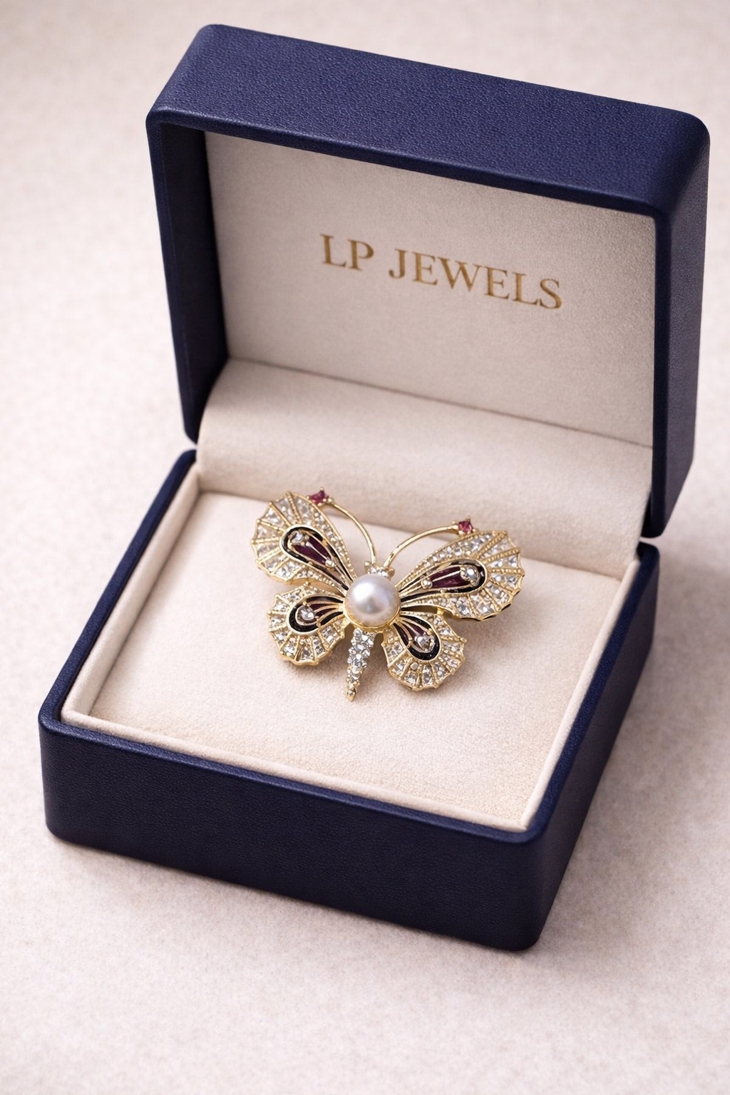 ELEGANT FRESHWATER PEARL BUTTERFLY BROOCHE/PENDANT