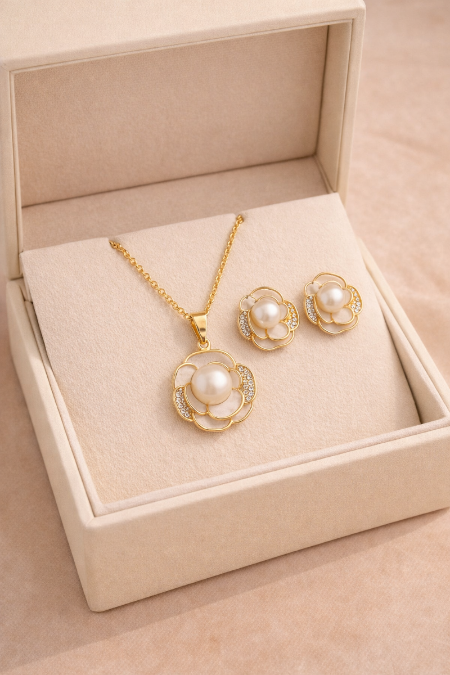 Shimmer Floral Pearl Pendant & Earrings Set – Natural Freshwater Pearls