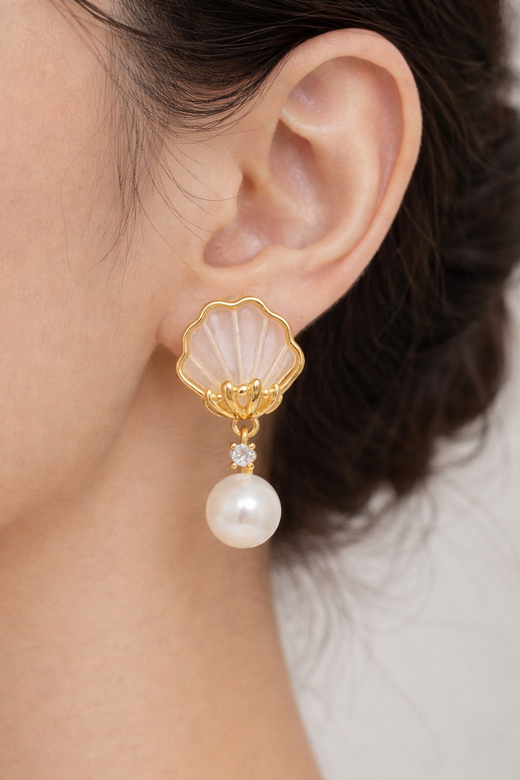 Gold-Plated Shell Pearl Drop Earrings
