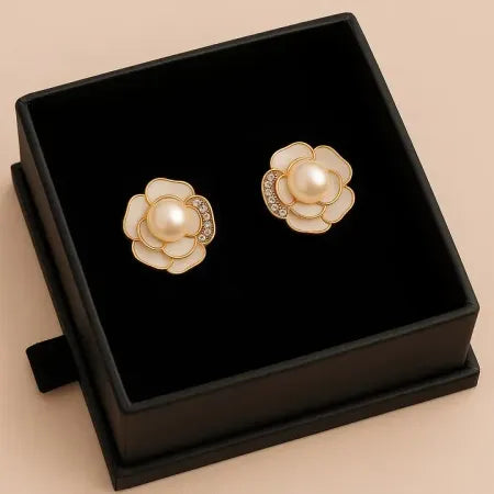 Shimmer Floral Pearl Pendant & Earrings Set – Natural Freshwater Pearls