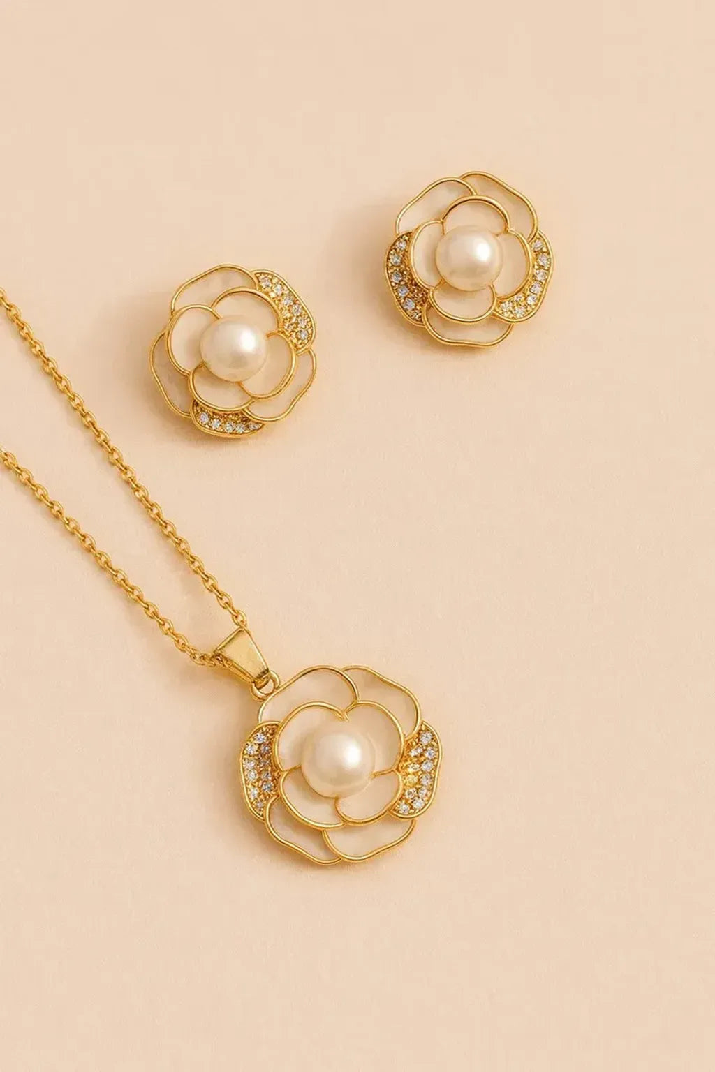 Shimmer Floral Pearl Pendant & Earrings Set – Natural Freshwater Pearls