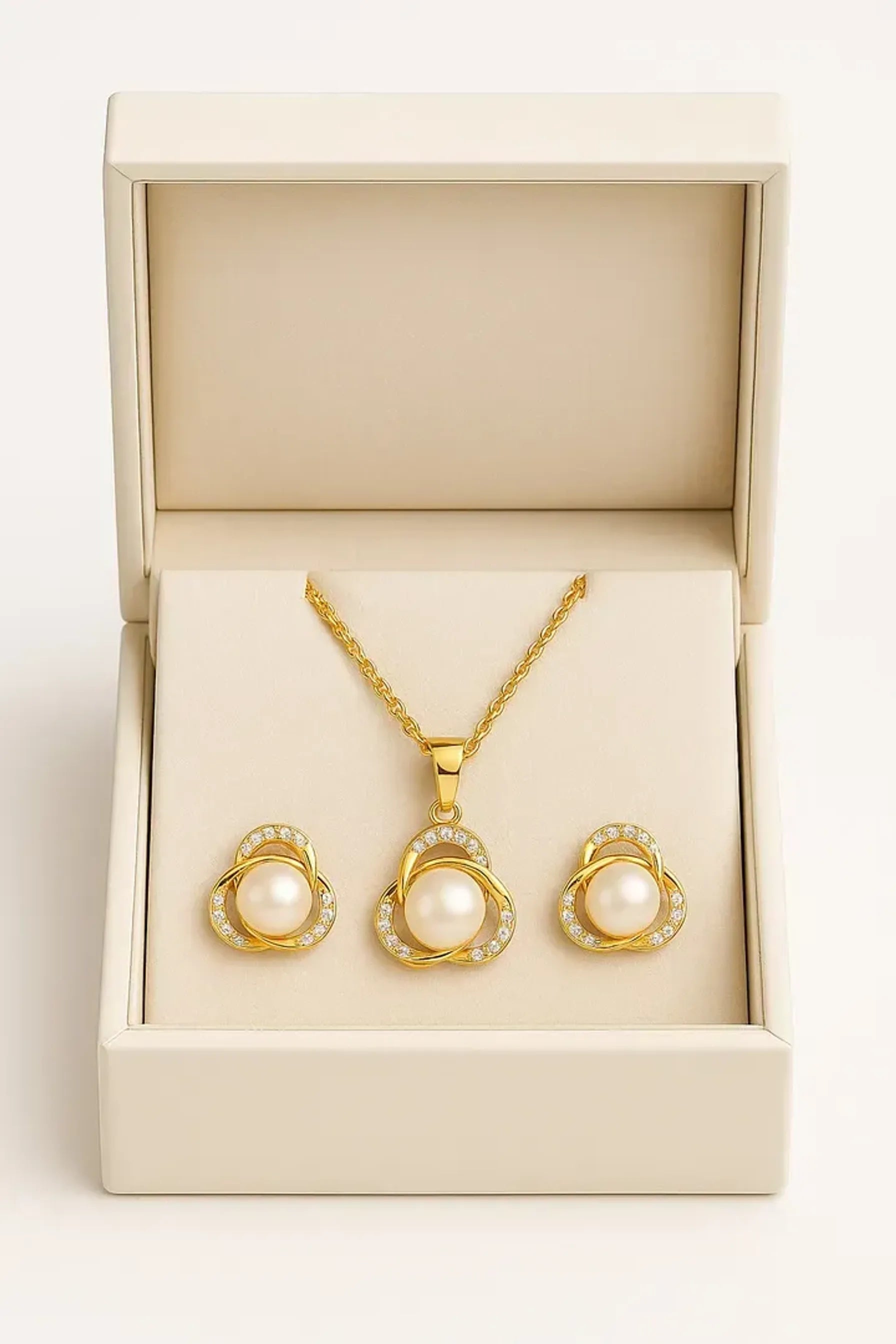 Graceful Pearl Combo Set with Gold Polish